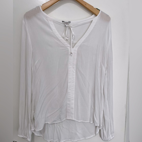 White blouse in Medium by Guess - Picture 1 of 5